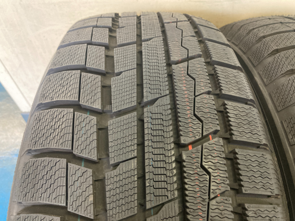 完売)(中古タイヤ)極上品入荷!! 2022年製☆225/60R18 100Q TOYO